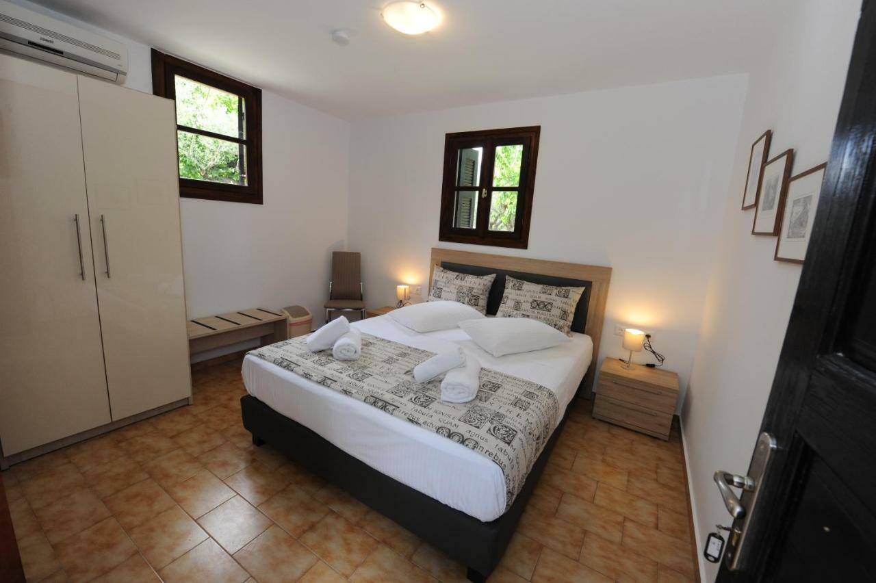 Camping & Bungalows Castle View Mistrá Exterior foto