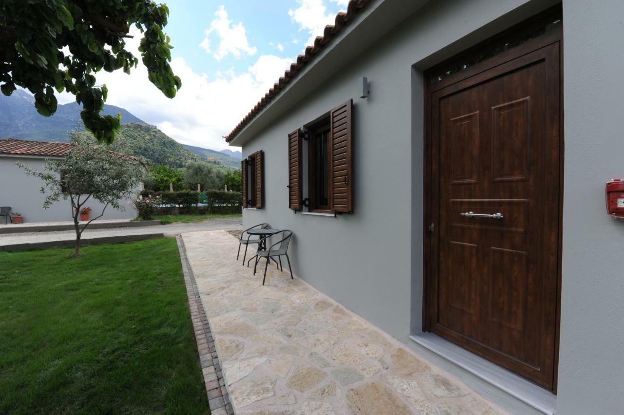 Camping & Bungalows Castle View Mistrá Exterior foto